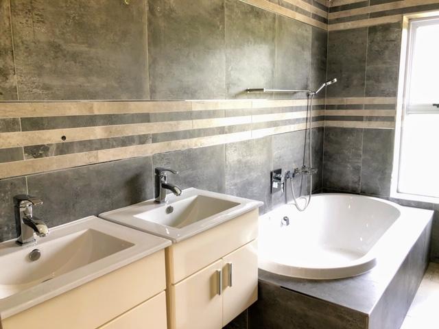 To Let 5 Bedroom Property for Rent in Hout Bay Western Cape